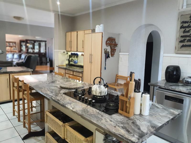 5 Bedroom Property for Sale in Parow North Western Cape